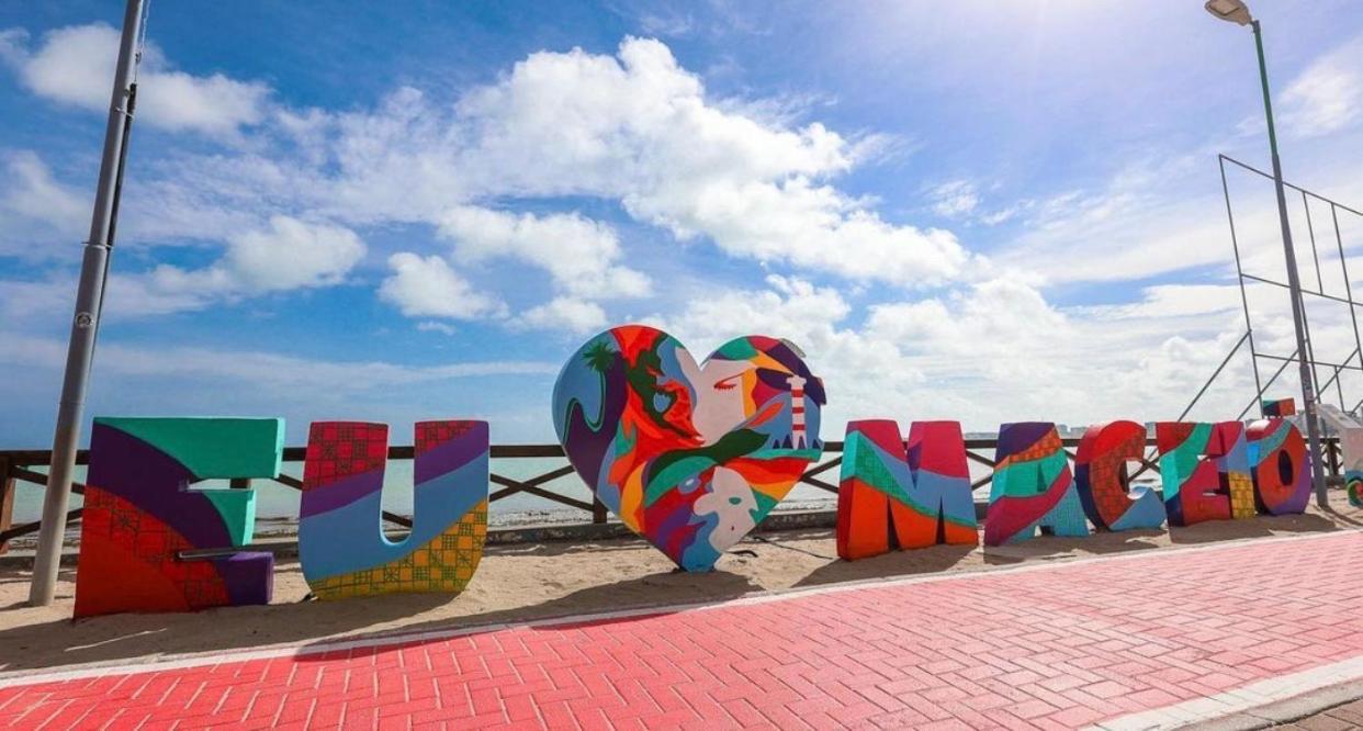 Apt A 150m Da Faixa De Da Ponta Com 2 Quartos 2 Banheiros Cozinha Sala De Estar Garagem Coberta 2 Elevadores Portaria 24h Recentemente Reformado Acomoda Ate 5 Pessoas Apartamento