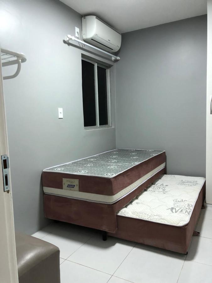 Apt A 150m Da Faixa De Da Ponta Com 2 Quartos 2 Banheiros Cozinha Sala De Estar Garagem Coberta 2 Elevadores Portaria 24h Recentemente Reformado Acomoda Ate 5 Pessoas Apartamento *