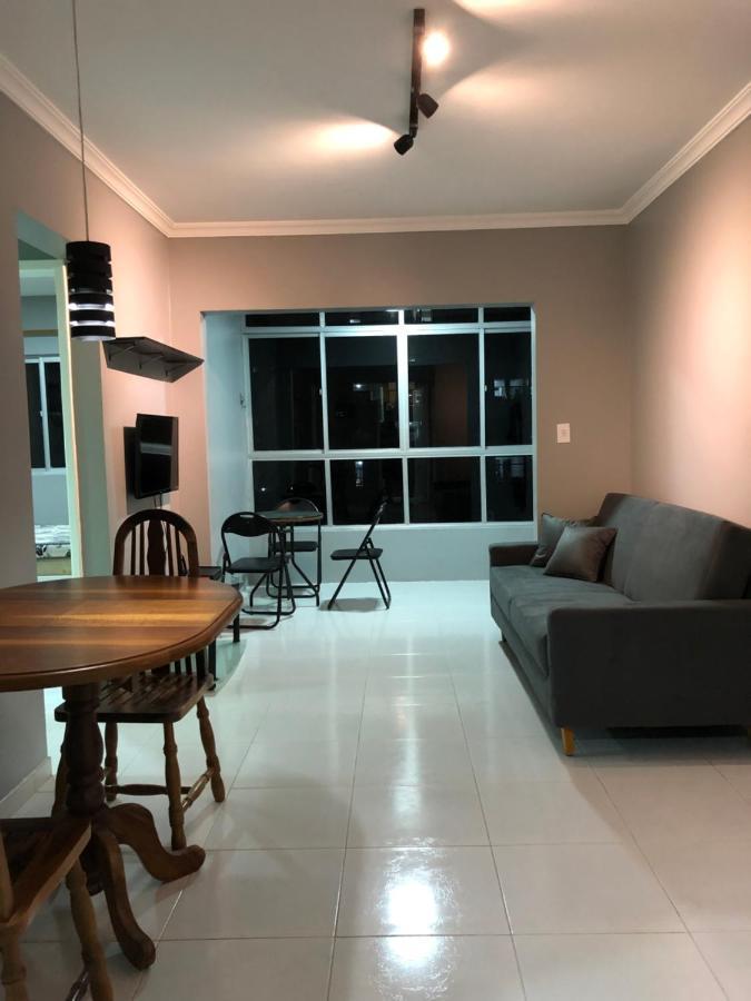 Apartamento Apt A 150m Da Faixa De Da Ponta Com 2 Quartos 2 Banheiros Cozinha Sala De Estar Garagem Coberta 2 Elevadores Portaria 24h Recentemente Reformado Acomoda Ate 5 Pessoas *