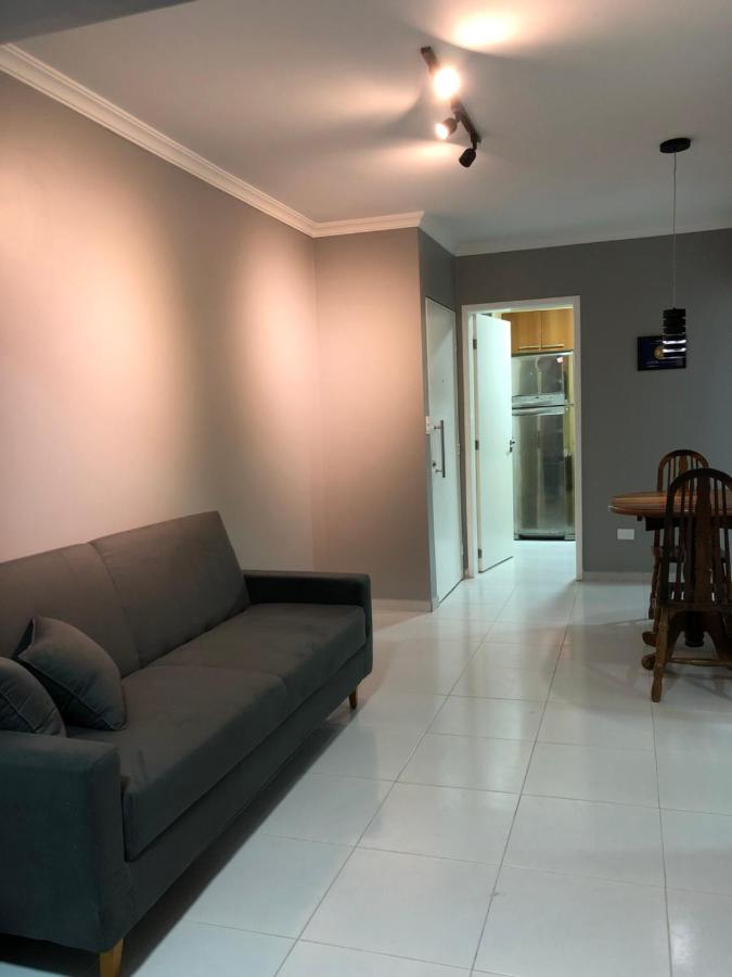 Apt A 150m Da Faixa De Da Ponta Com 2 Quartos 2 Banheiros Cozinha Sala De Estar Garagem Coberta 2 Elevadores Portaria 24h Recentemente Reformado Acomoda Ate 5 Pessoas