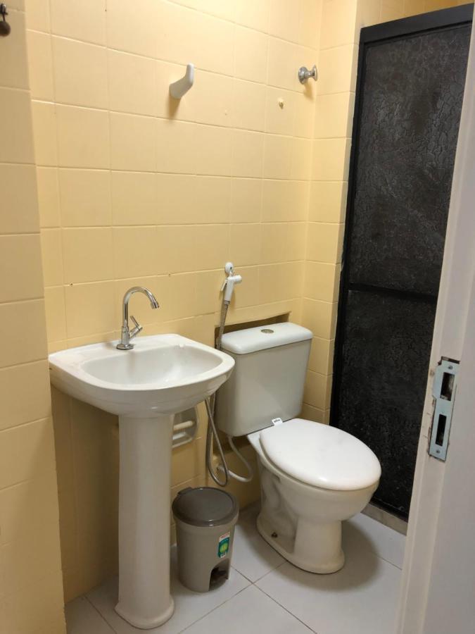 Apartamento Apt A 150m Da Faixa De Da Ponta Com 2 Quartos 2 Banheiros Cozinha Sala De Estar Garagem Coberta 2 Elevadores Portaria 24h Recentemente Reformado Acomoda Ate 5 Pessoas *