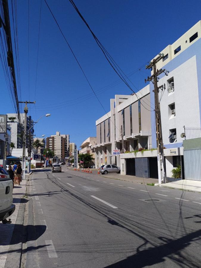 Apartamento Apt A 150m Da Faixa De Da Ponta Com 2 Quartos 2 Banheiros Cozinha Sala De Estar Garagem Coberta 2 Elevadores Portaria 24h Recentemente Reformado Acomoda Ate 5 Pessoas